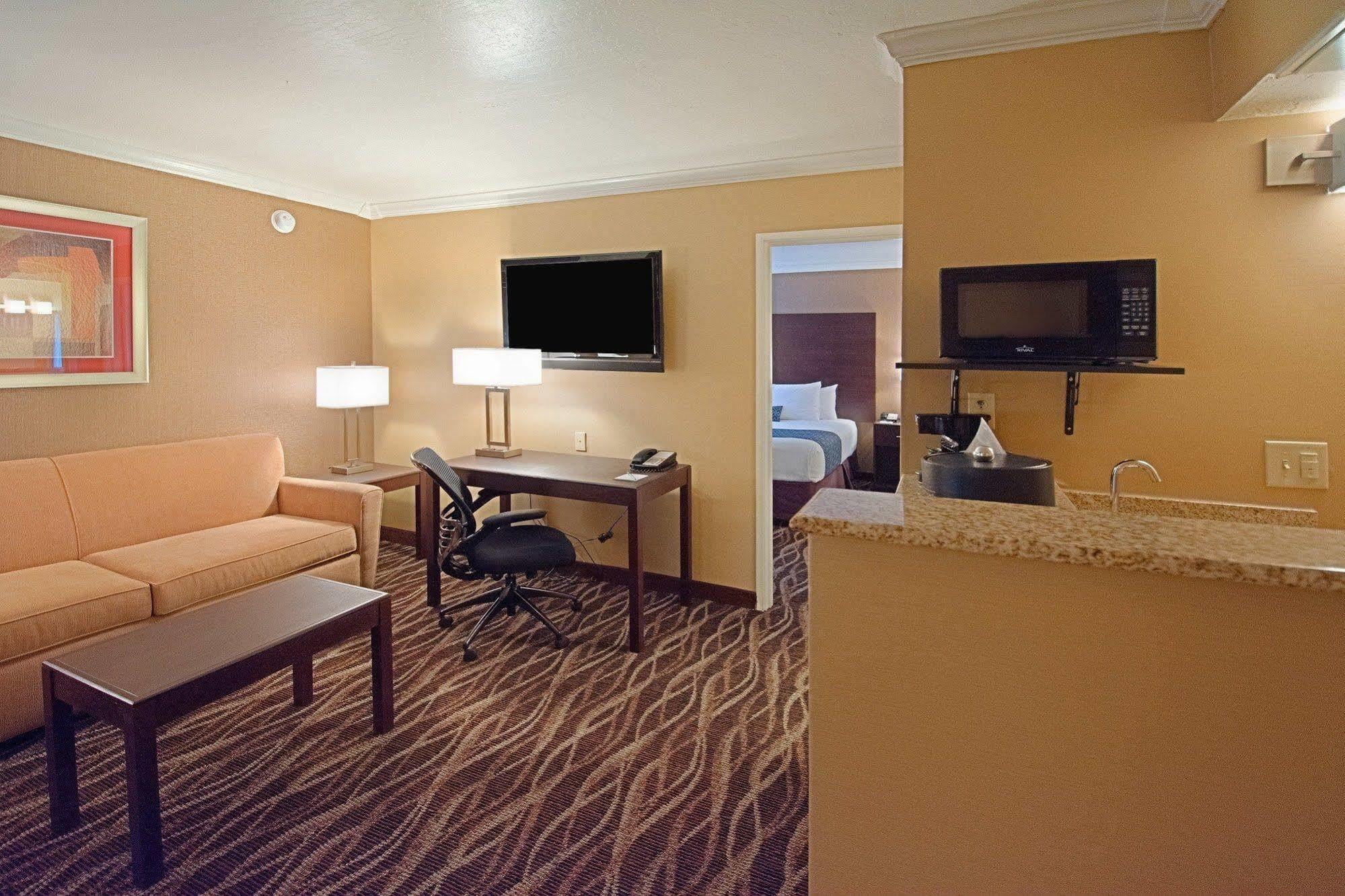 Hotel Tempe/Phoenix Airport Innsuites Hotel & Suites Buitenkant foto